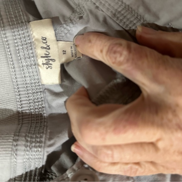 Light gray capris - Picture 3 of 3